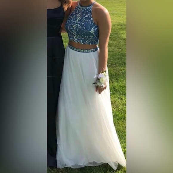 Prom Dress size 5 - Picture 2 of 3